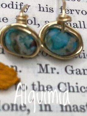 CUTE 🤍: gold and turquoise dainty stud earrings